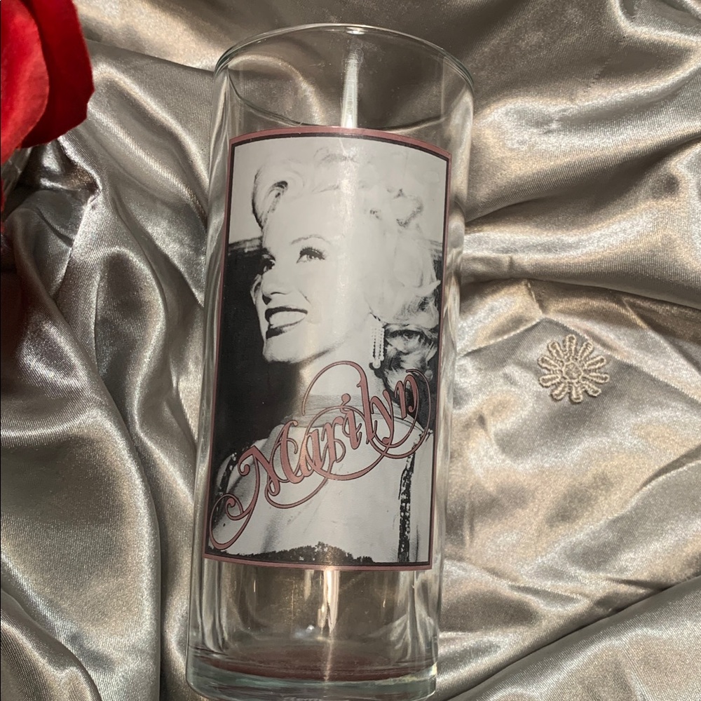 🌹VINTAGE Marilyn Monroe SIGNED Collectable DRINKING Glass • Very Nice!